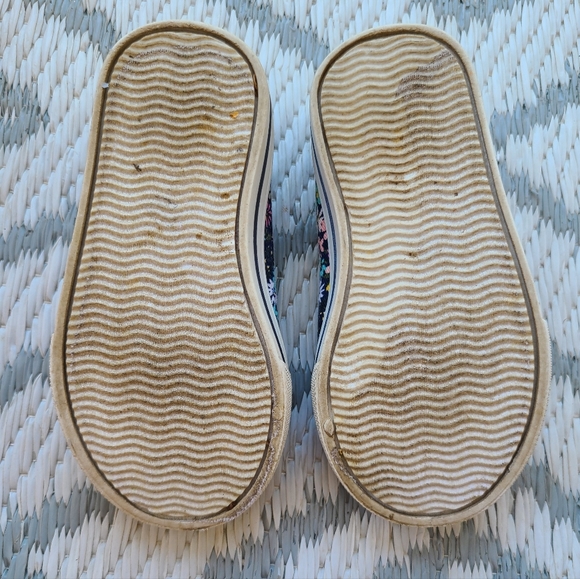 Navy blue floral toddler girl slip-on sneakers by Carter's, size 5 - Picture 7 of 7